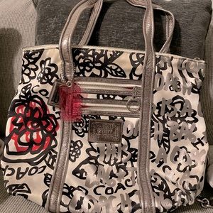 Coach Poppy Tote Black/White/Silver/Hot Pink